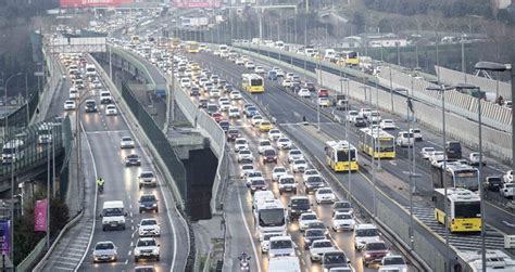 İ­s­t­a­n­b­u­l­­d­a­ ­t­o­p­l­u­ ­t­a­ş­ı­m­a­d­a­ ­y­o­ğ­u­n­l­u­k­